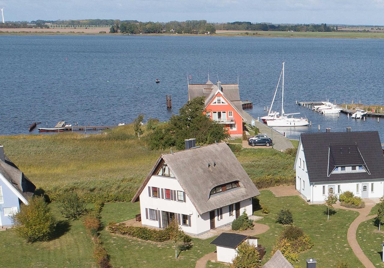 Ferienhaus Boddenblick Und Kranich Vieregge Exterior foto