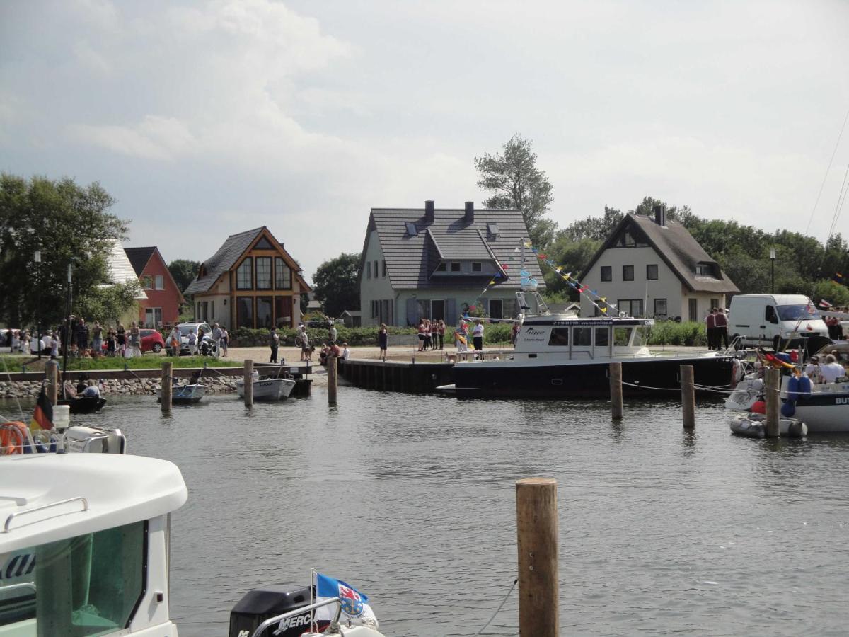 Ferienhaus Boddenblick Und Kranich Vieregge Exterior foto